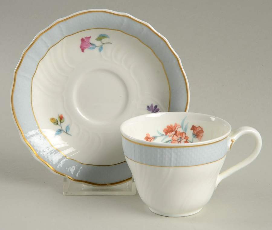 Konigin Louise Flat Demitasse Cup & Saucer Set by Villeroy & Boch-1