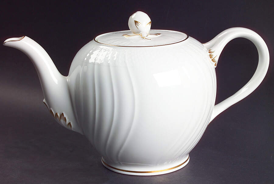 Louisenburg Gold Teapot & Lid by Villeroy & Boch-1