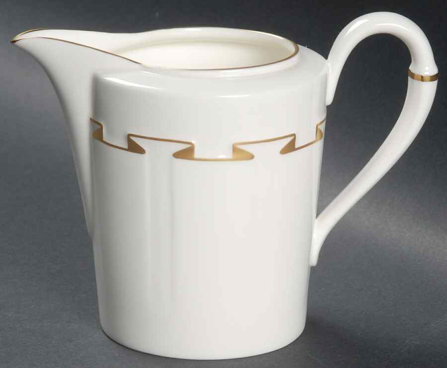 Madison Avenue Creamer by Villeroy & Boch-1