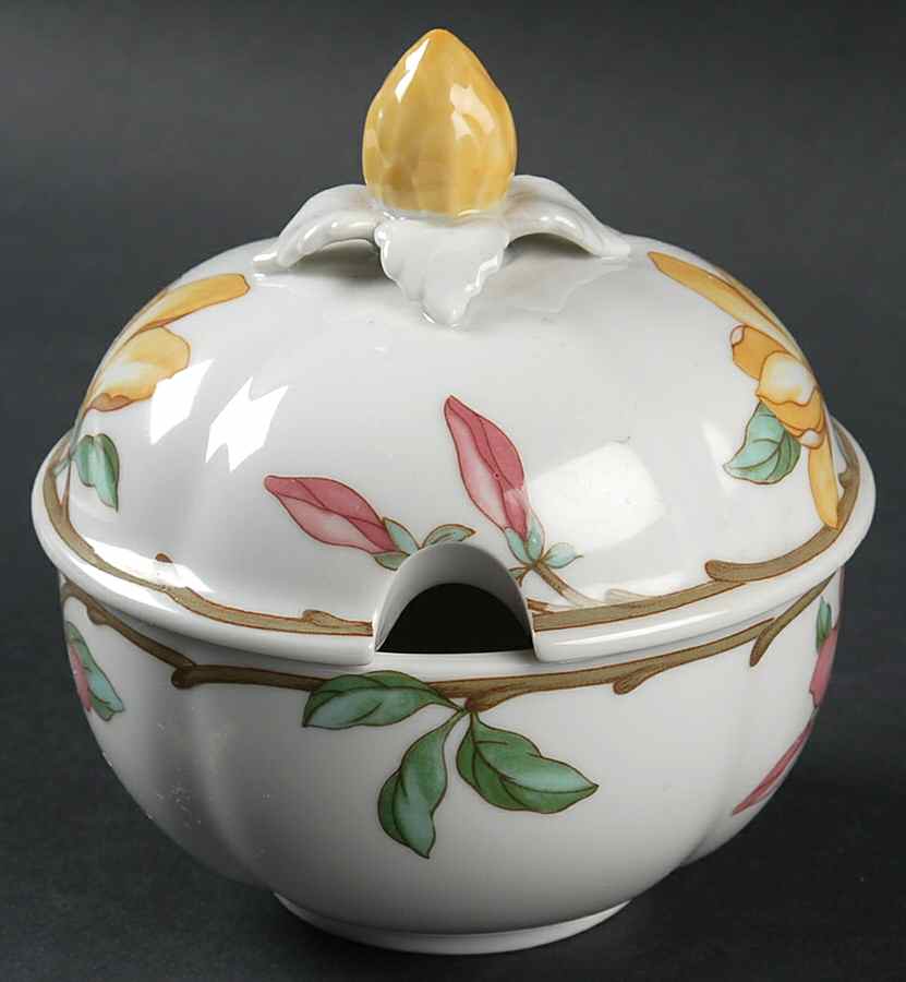 Magnolia Sugar Bowl & Lid by Villeroy & Boch-1