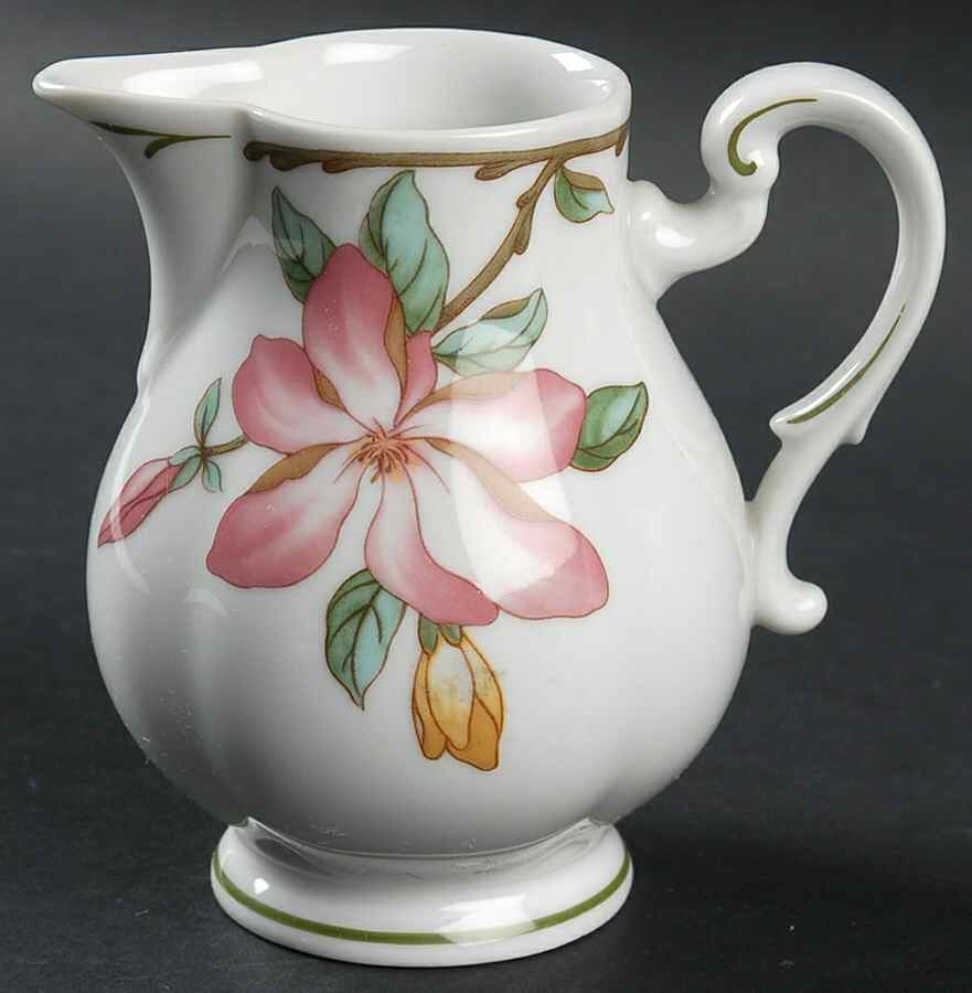 Magnolia Creamer by Villeroy & Boch-1