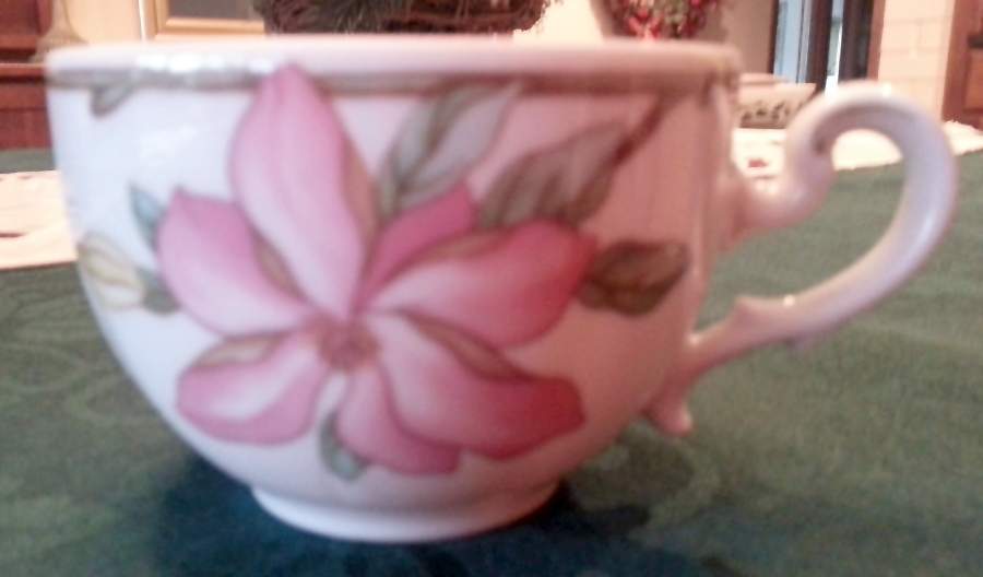 Magnolia Footed Cup by Villeroy & Boch-1
