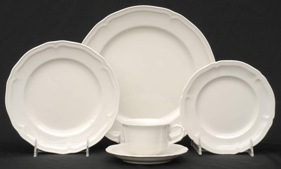 Manoir (VitroPorcelain, Luxembourg & Germany) 40 Piece Estate Set by Villeroy & Boch-1