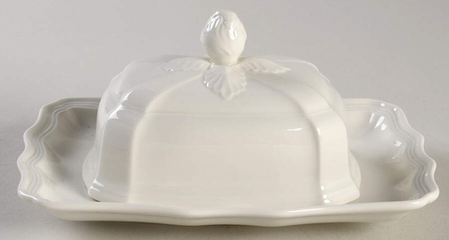 Manoir (VitroPorcelain, Luxembourg & Germany) Small Rectangular Covered Butter by Villeroy & Boch-1