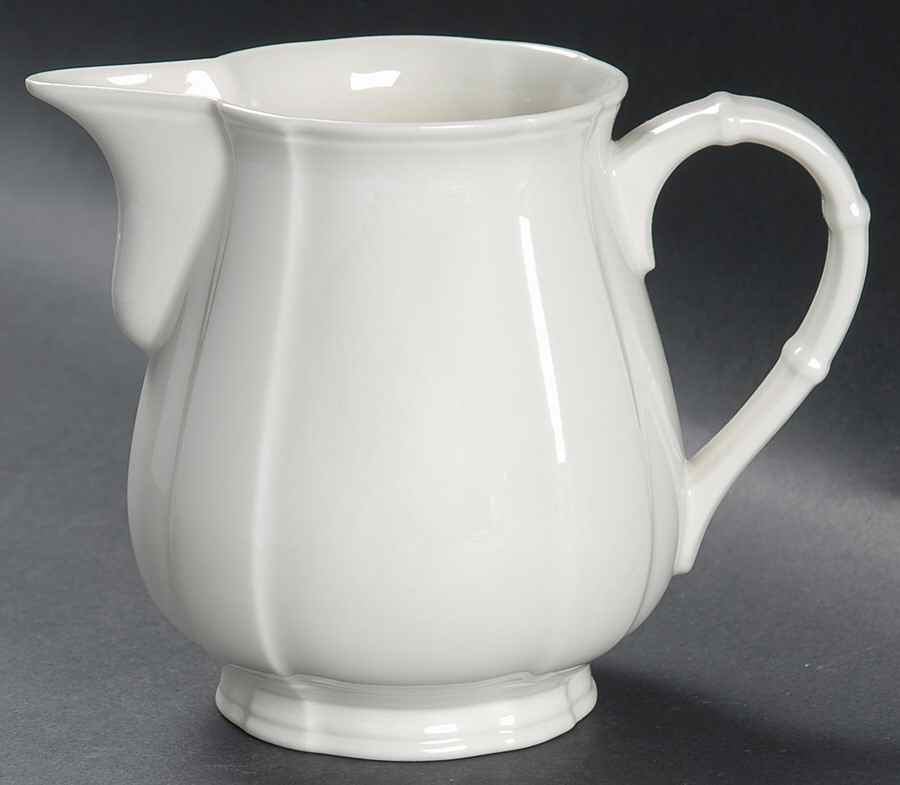 Manoir (VitroPorcelain, Luxembourg & Germany) 16 Oz Pitcher by Villeroy & Boch-1