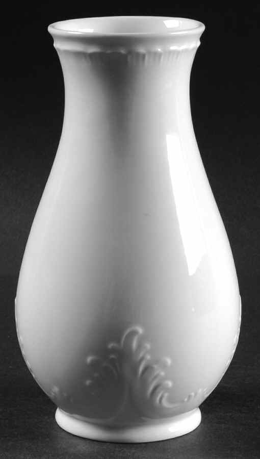 Montclair Weiss 6" Vase by Villeroy & Boch-1