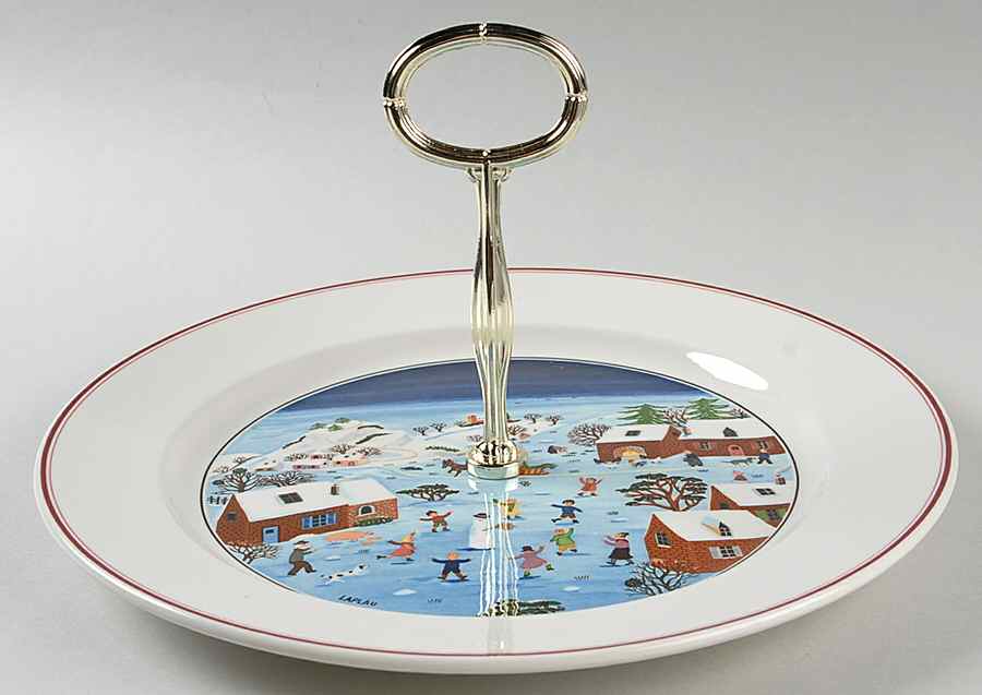 Naif Christmas Round Serving Plate with Handle (DP) by Villeroy & Boch-1