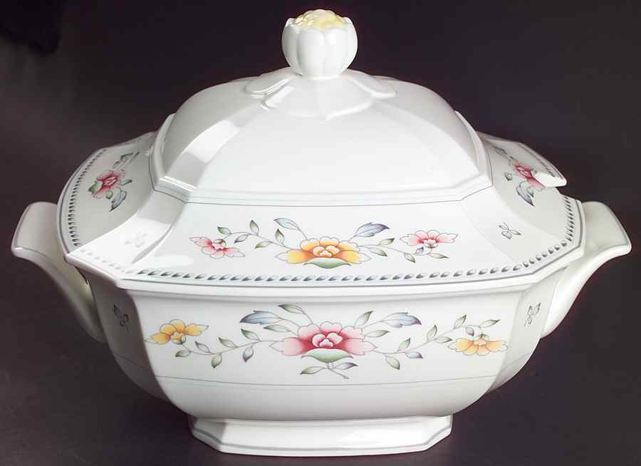 Nanking Tureen &  Lid by Villeroy & Boch-1