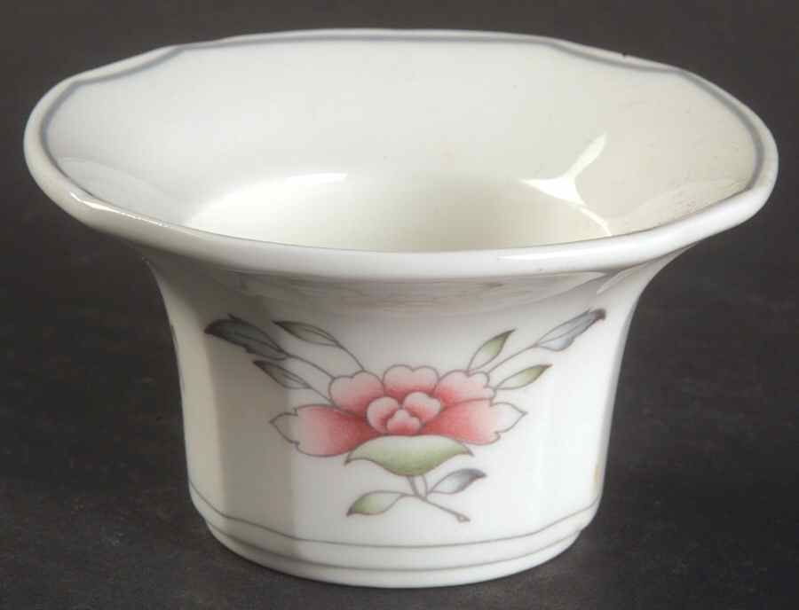 Nanking Single Egg Cup by Villeroy & Boch-1