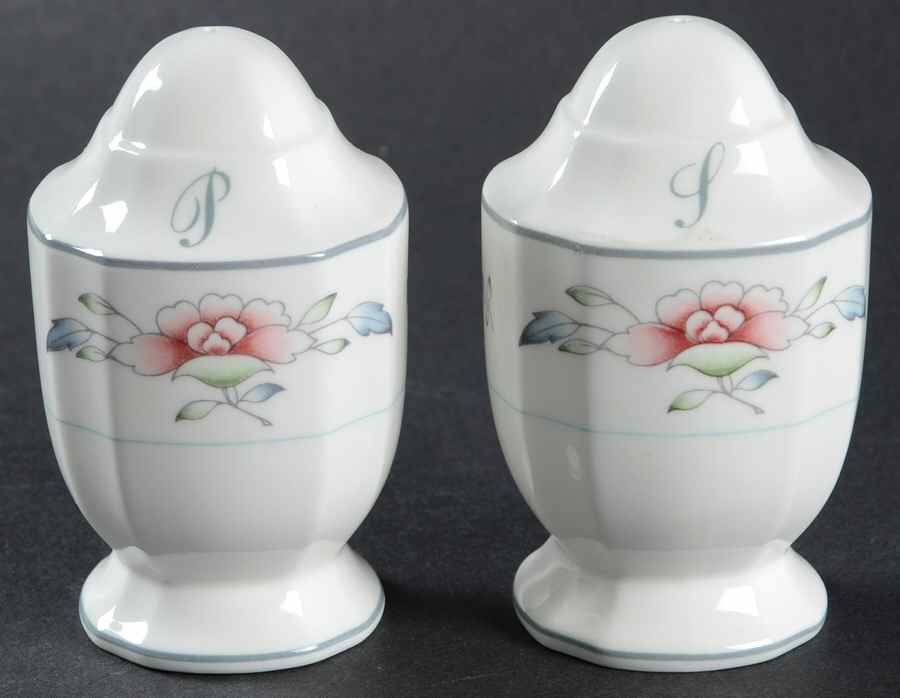 Nanking Salt & Pepper Set by Villeroy & Boch-1