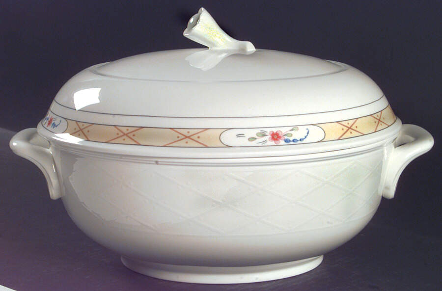 Orlando Tureen &  Lid by Villeroy & Boch-1