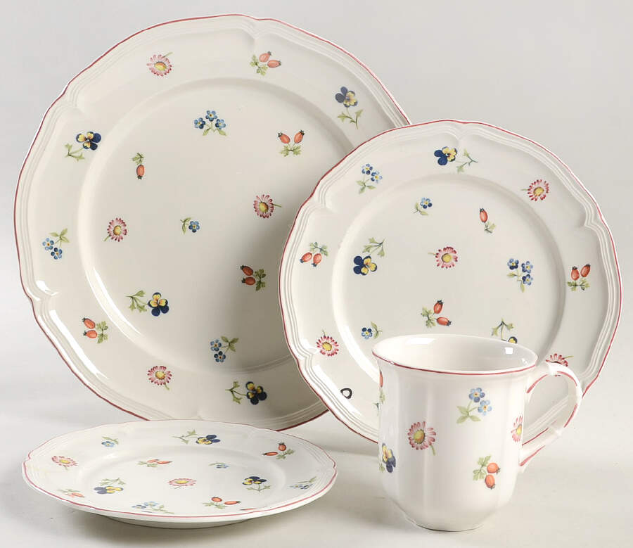 Petite Fleur 32 Piece Estate Set by Villeroy & Boch-1