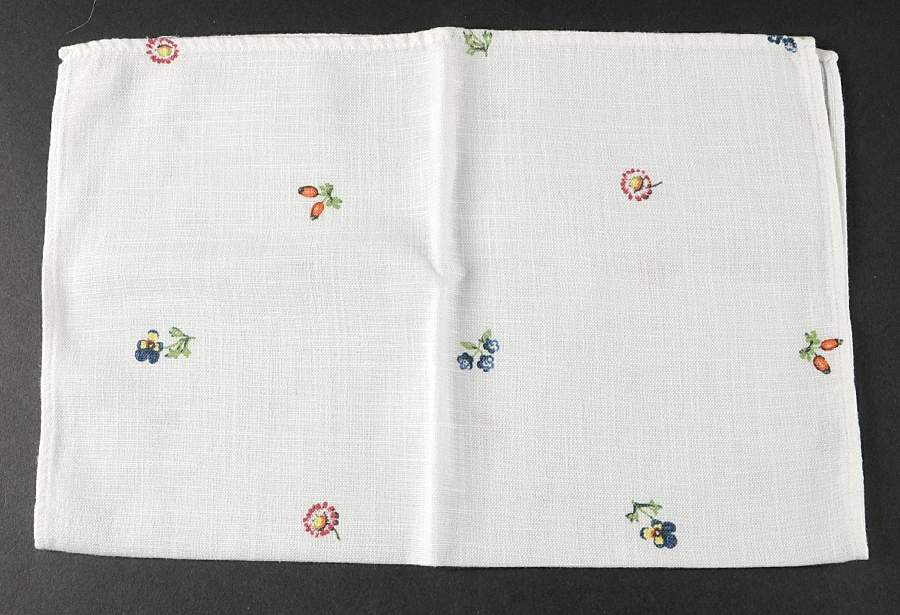 Petite Fleur Cloth Placemat by Villeroy & Boch-1
