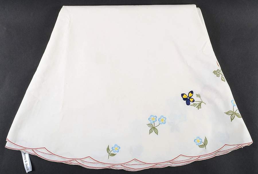Petite Fleur 70" Round Tablecloth by Villeroy & Boch-1
