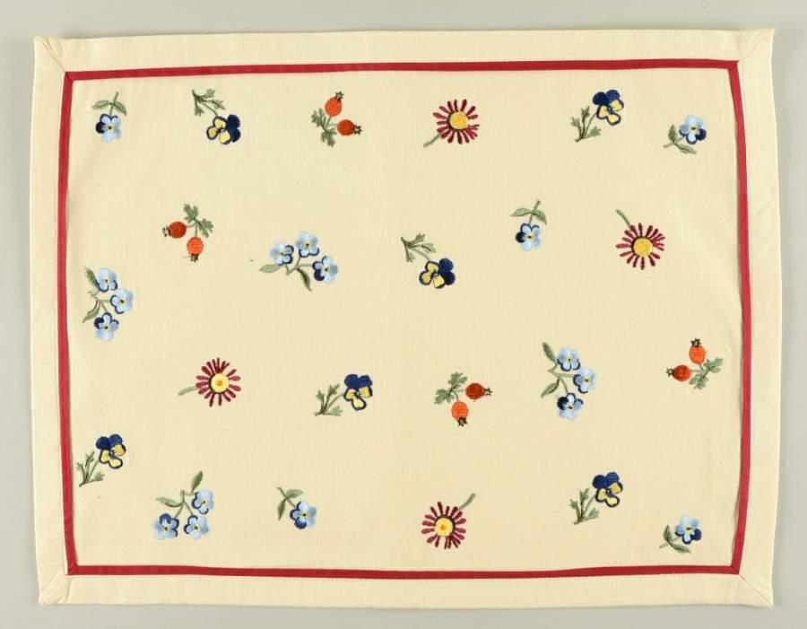 Petite Fleur Cloth Placemat by Villeroy & Boch-1