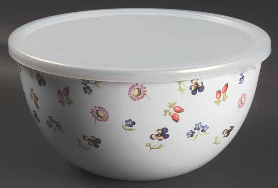 Petite Fleur 8.75" Metal Mixing Bowl & Plastic Lid by Villeroy & Boch-1