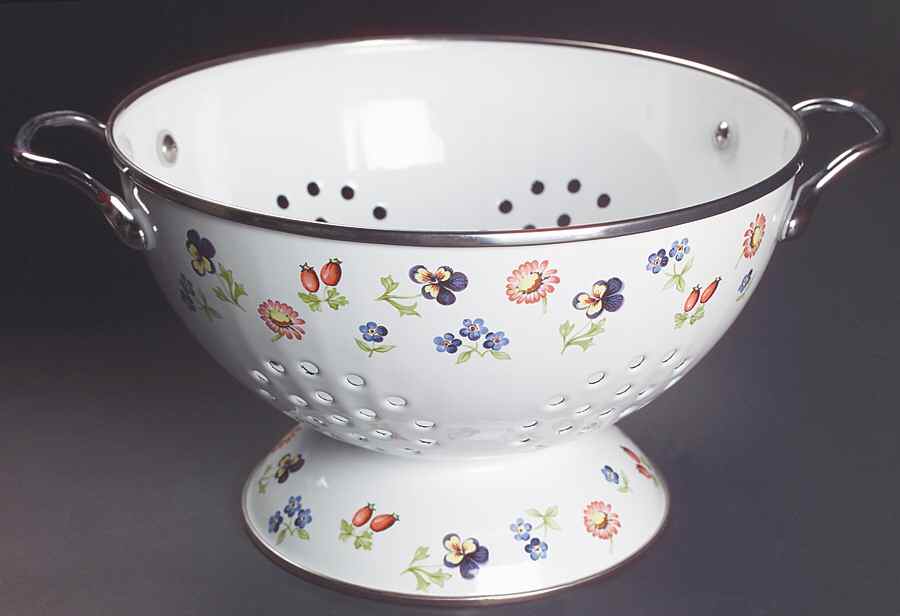 Petite Fleur 3 Quart Metal Colander by Villeroy & Boch-1