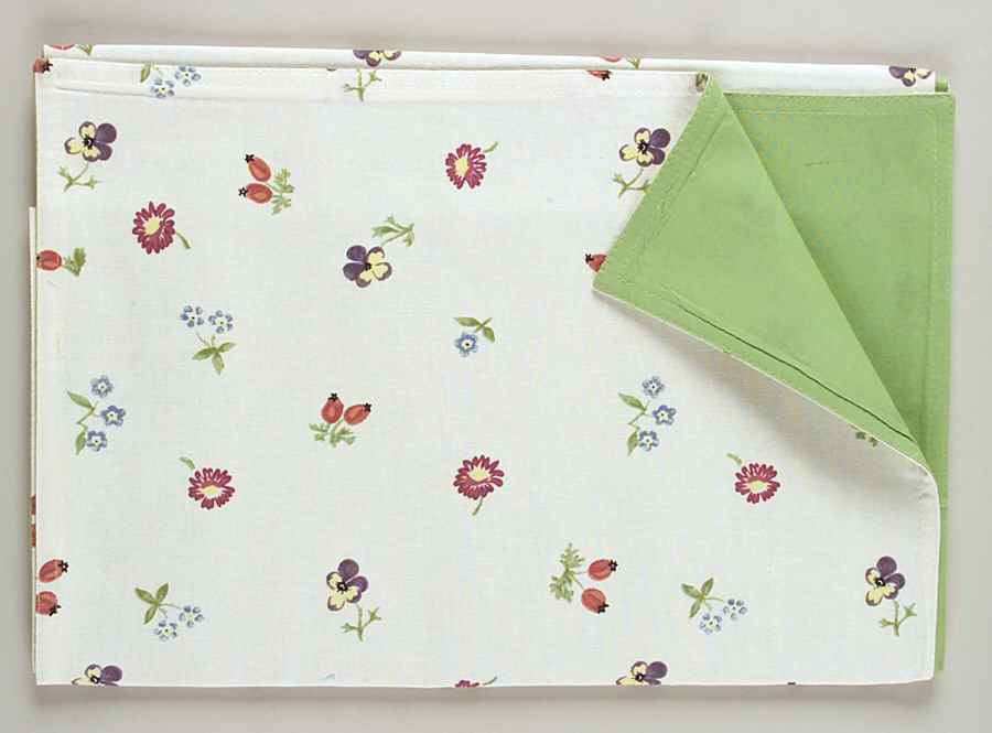 Petite Fleur Cloth Reversible Table Runner by Villeroy & Boch-1