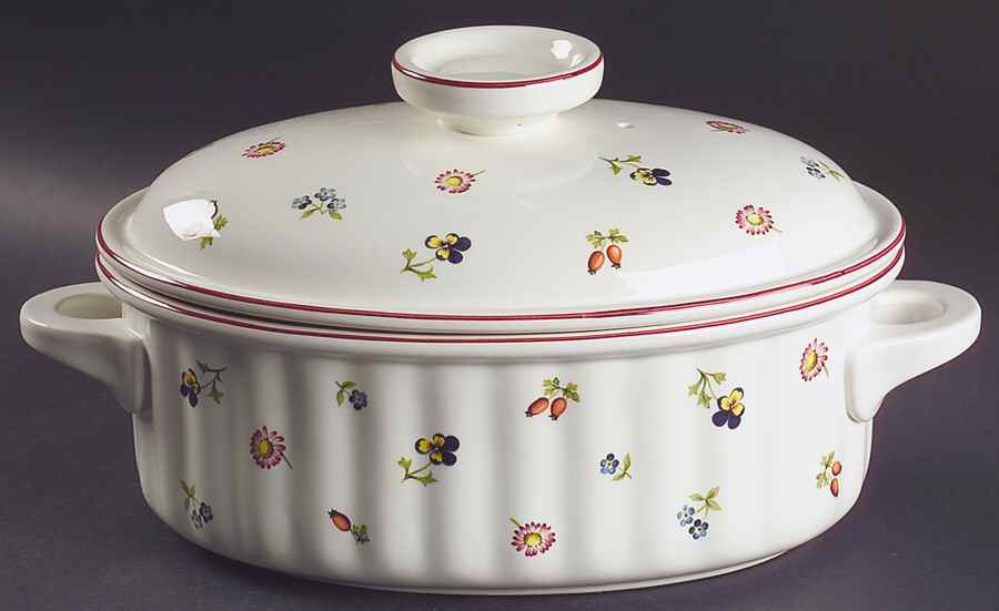 Petite Fleur 3 Quart Oval Covered Casserole by Villeroy & Boch-1