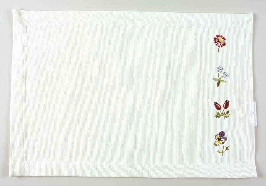 Petite Fleur Embroidered Cloth Placemat by Villeroy & Boch-1