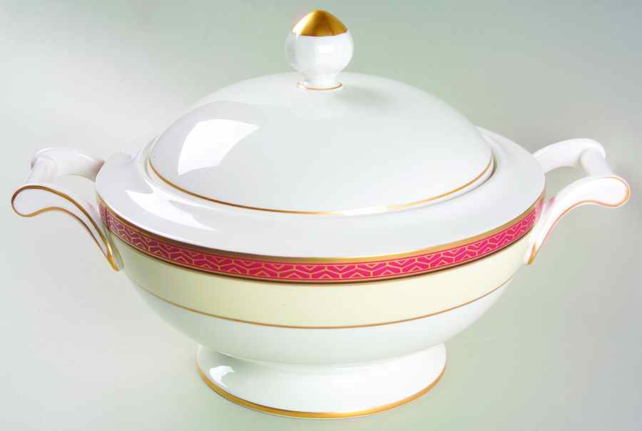 Peillon Round Covered Vegetable by Villeroy & Boch-1