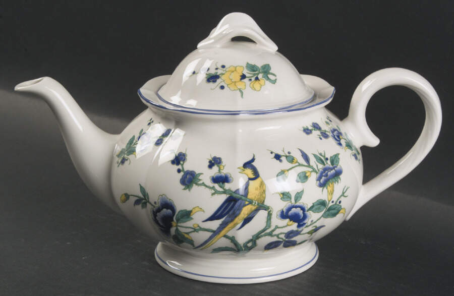 Phoenix Blau (Paneled Rim) Teapot & Lid by Villeroy & Boch-1