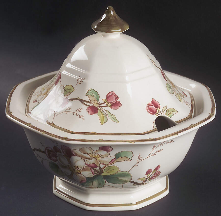 Portobello Round Covered Vegetable by Villeroy & Boch-1