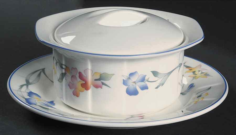 Riviera Bouillon Soup and Saucer with Lid by Villeroy & Boch-1