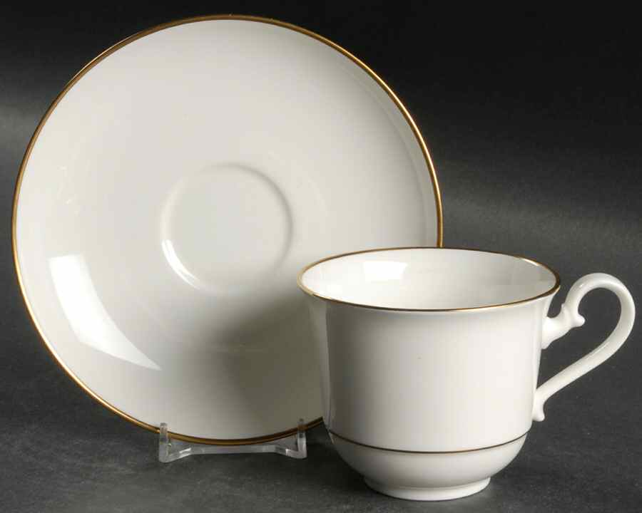 Royal Gold Flat Cup & Saucer Set by Villeroy & Boch-1