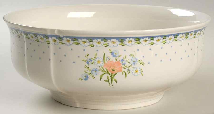 Romantica 9" Salad Serving Bowl by Villeroy & Boch-1