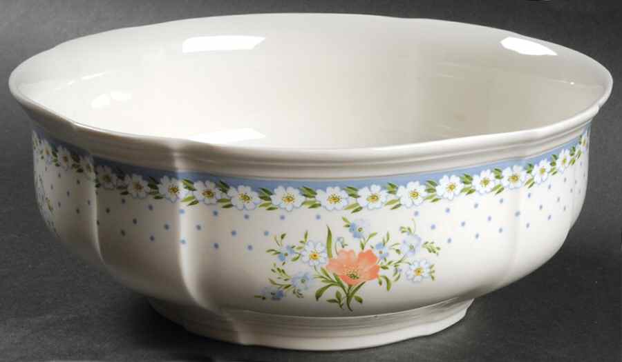Romantica 8" Round Vegetable Bowl by Villeroy & Boch-1