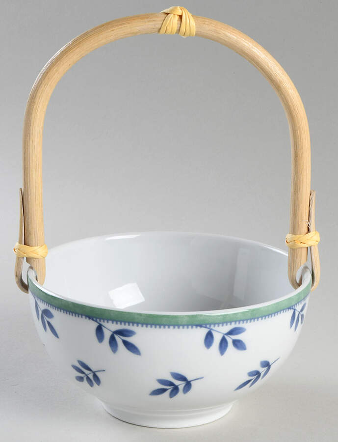 Switch 3  7''-7 1/4'' Basket W/Bamboo Handle HC by Villeroy & Boch-1