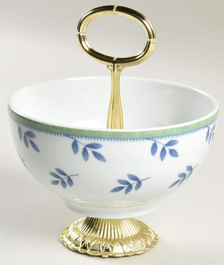 Switch 3  6"-7" Handled Footed Nut Dish HC by Villeroy & Boch-1