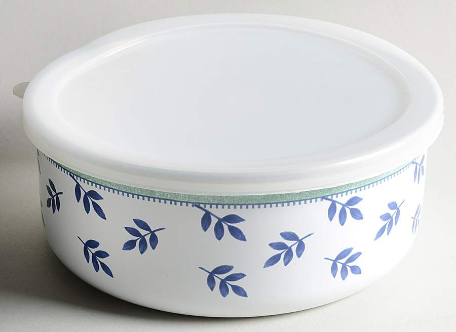 Switch 3  71/4" Metal Bowl W/Plastic Lid by Villeroy & Boch-1