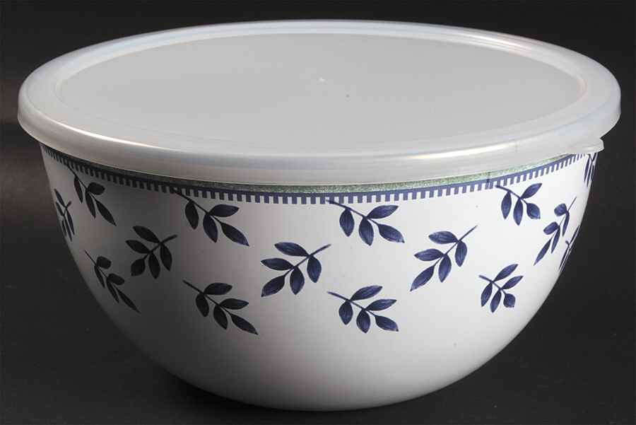 Switch 3  8.75" Metal Mixing Bowl & Plastic Lid by Villeroy & Boch-1