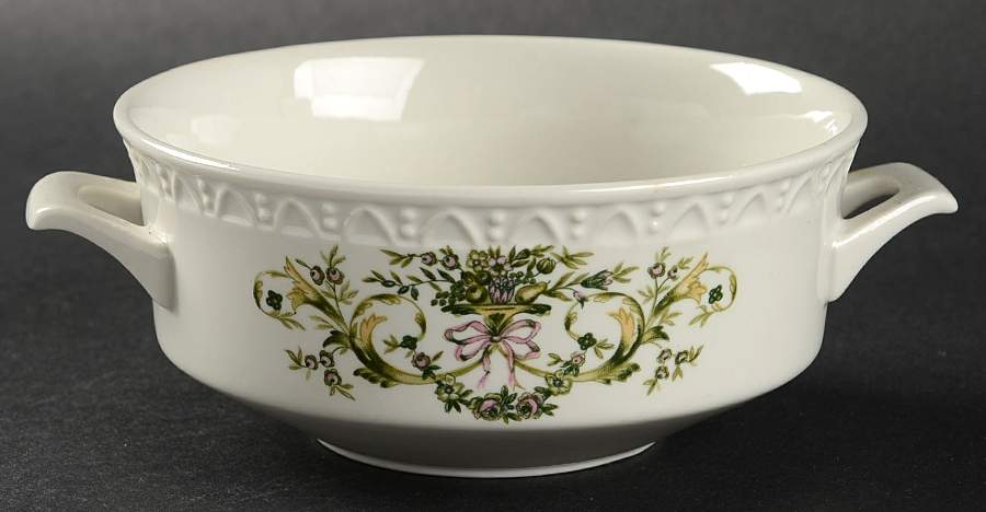 Trianon Flat Cream Soup Bowl by Villeroy & Boch-1