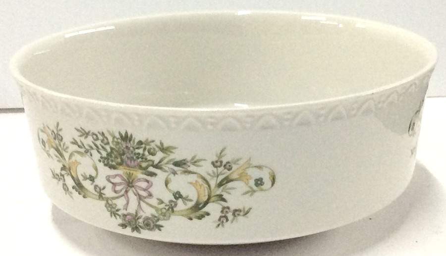 Trianon 7" Round Vegetable Bowl by Villeroy & Boch-1