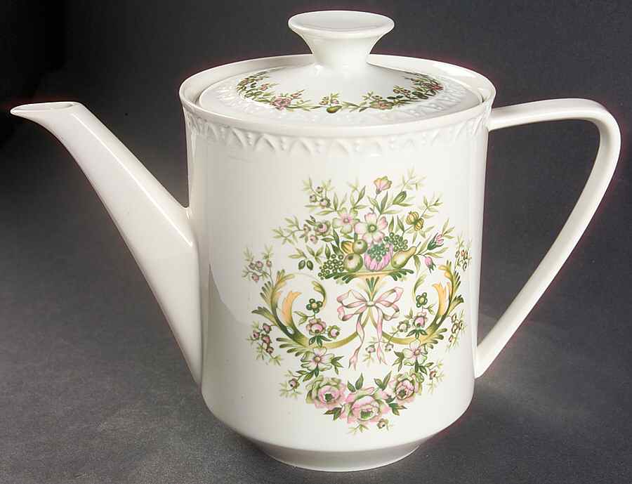Trianon Teapot & Lid by Villeroy & Boch-1