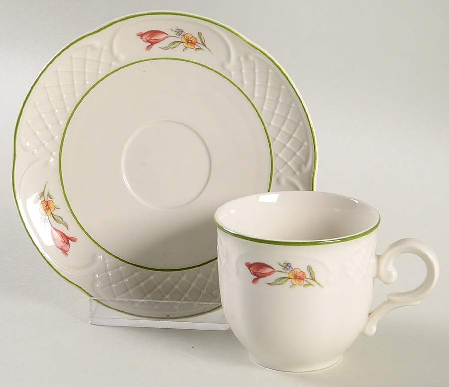 Tulipe Flat Demitasse Cup & Saucer Set by Villeroy & Boch-1