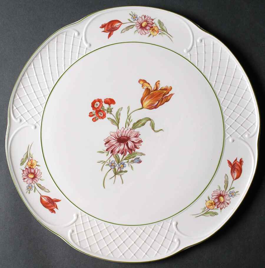 Tulipe 12" Chop Plate (Round Platter) by Villeroy & Boch-1