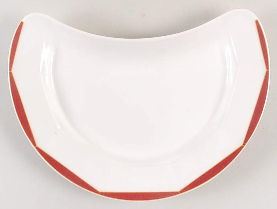 Varia Red Crescent Salad Plate by Villeroy & Boch-1