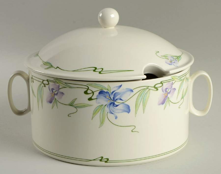 Verona Tureen &  Lid by Villeroy & Boch-1
