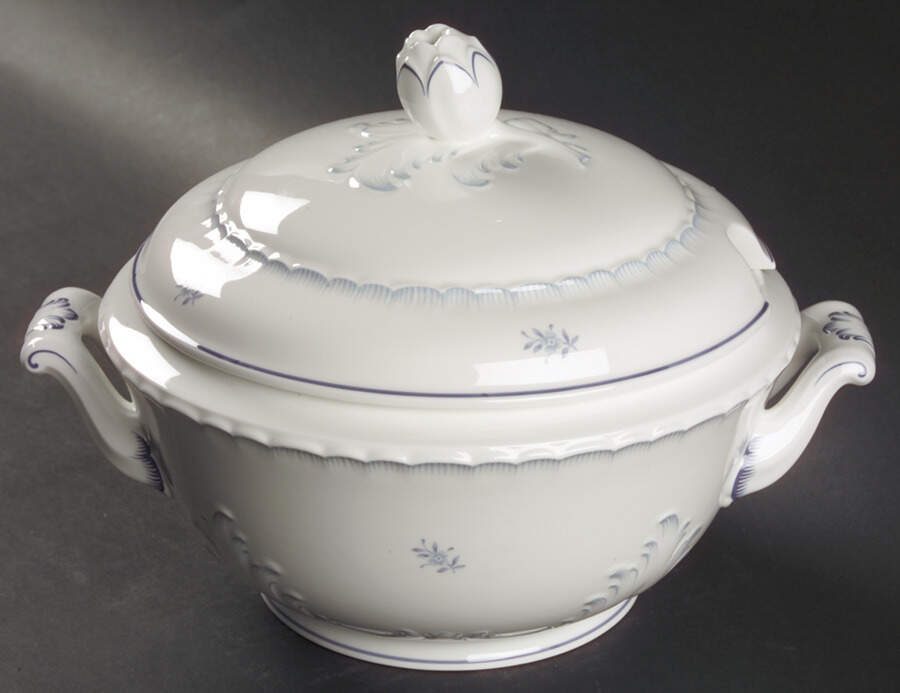 Vienna Tureen &  Lid by Villeroy & Boch-1