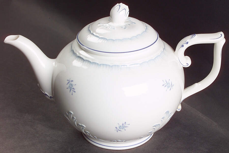 Vienna Teapot & Lid by Villeroy & Boch-1