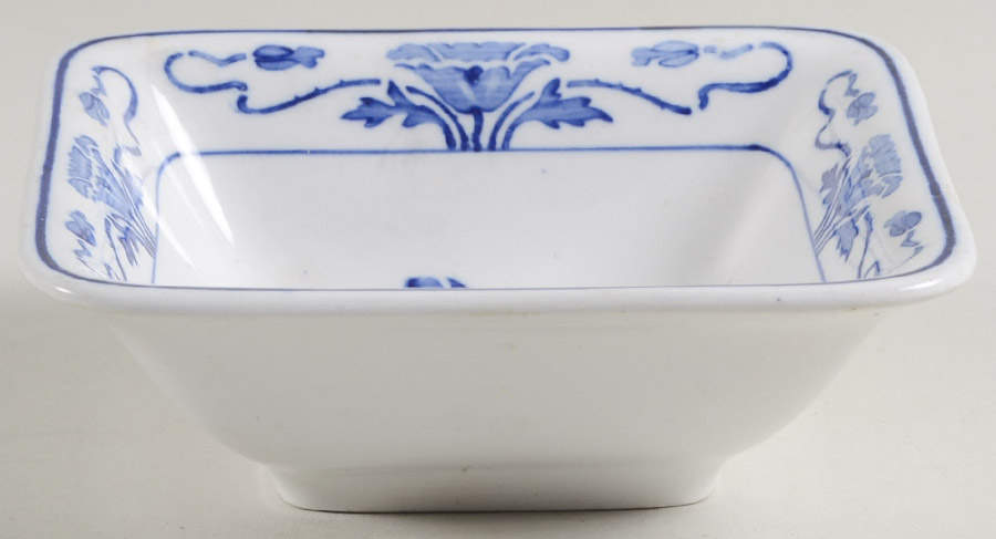 VIL1 4" Square Nut Dish by Villeroy & Boch-1