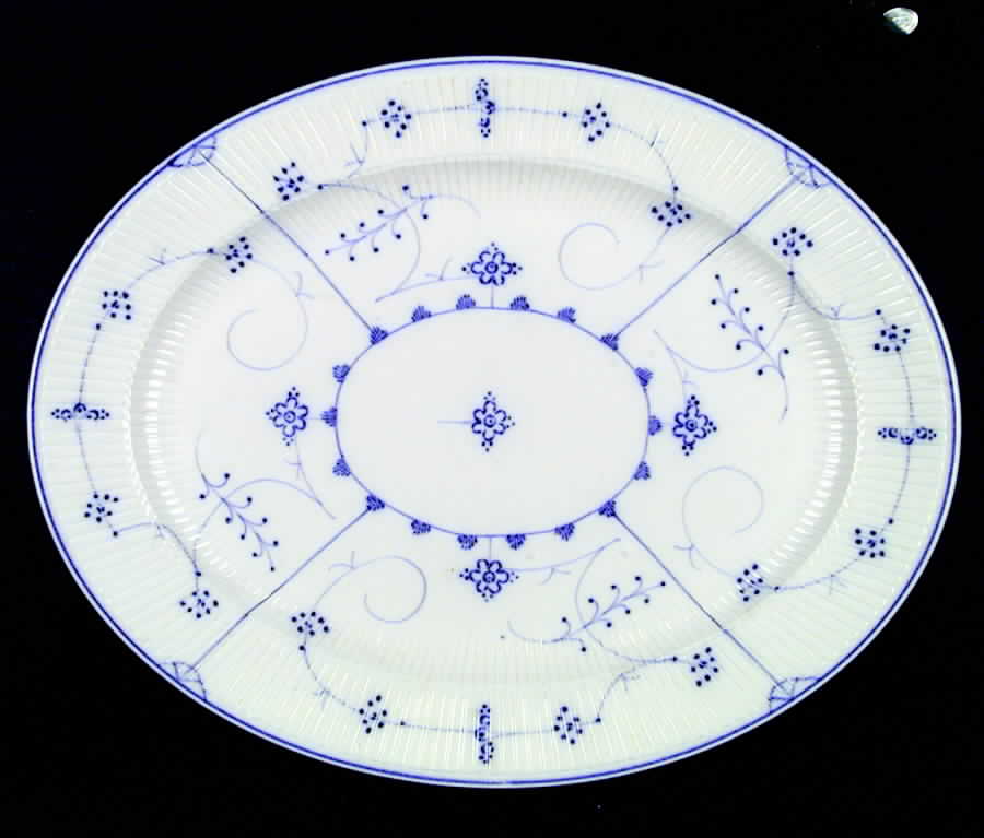 VIL7 10" Oval Serving Platter by Villeroy & Boch-1