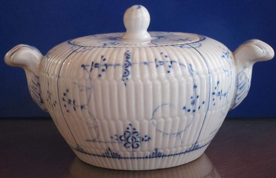 VIL7 Sugar Bowl & Lid by Villeroy & Boch-1