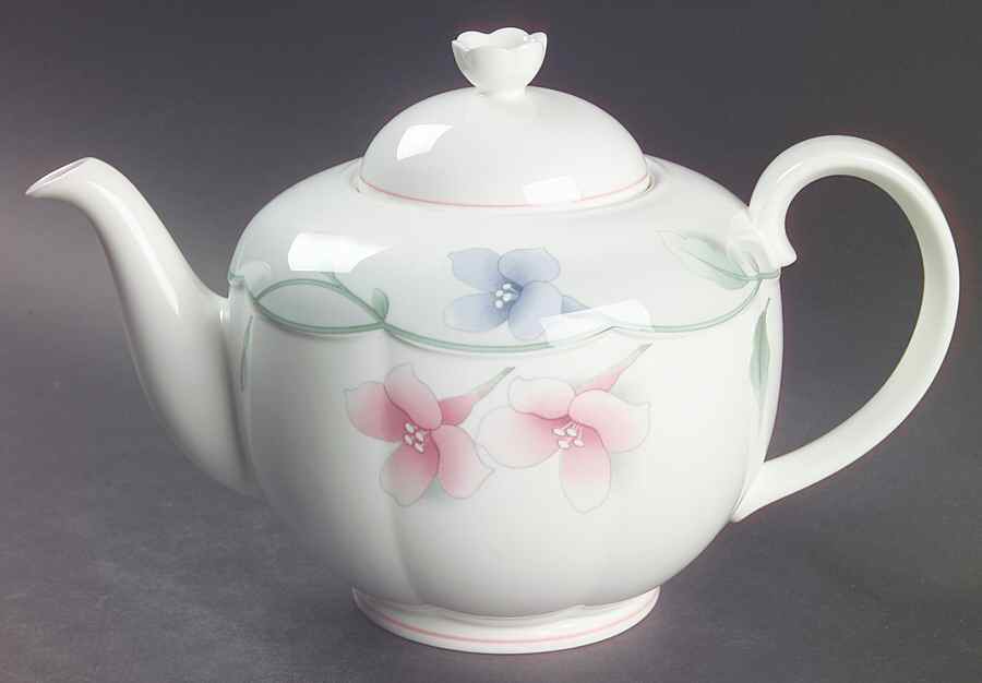Viola Teapot & Lid by Villeroy & Boch-1