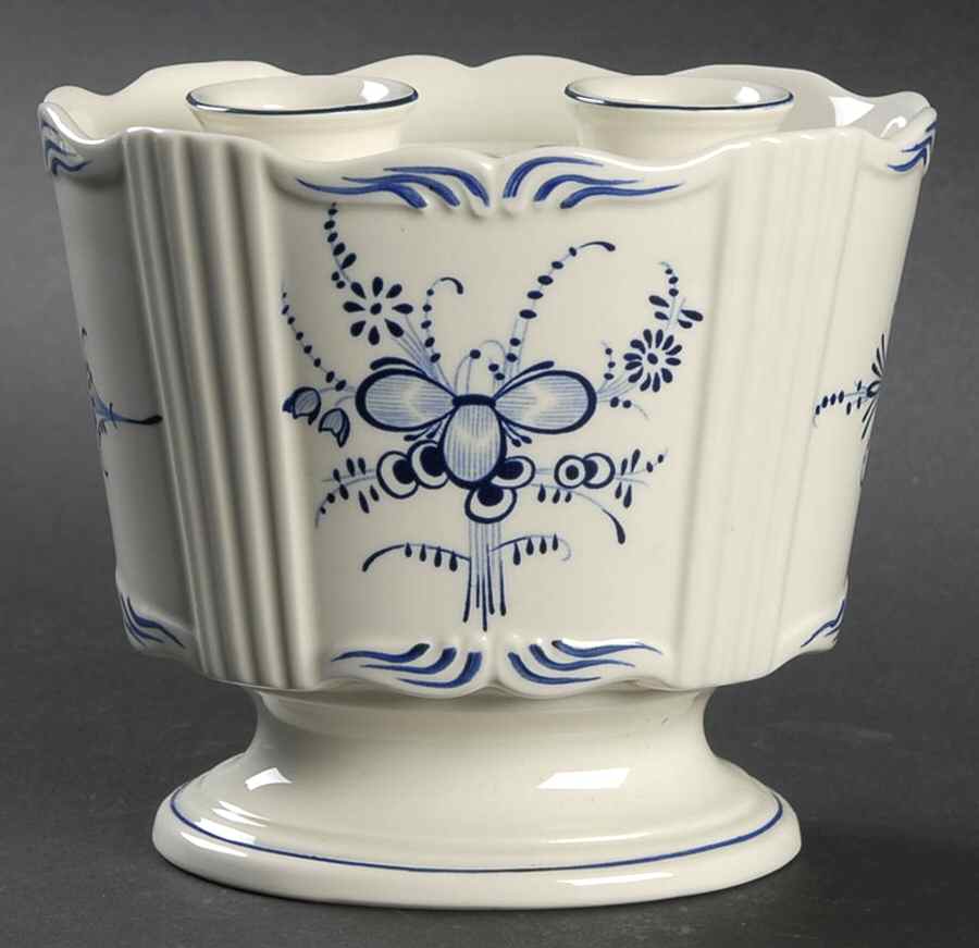 Vieux Septfontaines Flower Holder with Frog by Villeroy & Boch-1