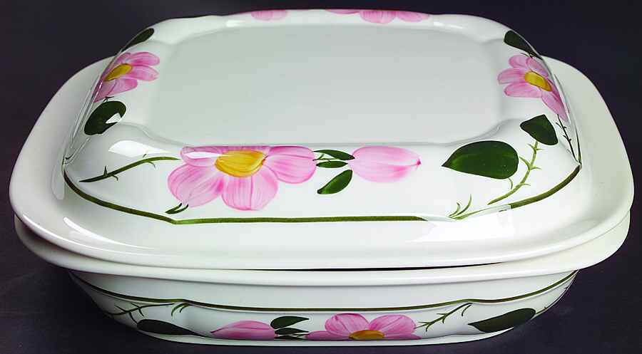 Wild Rose (Pink Flowers) 2 Quart Square Casserole with Ceramic Lid by Villeroy & Boch-1